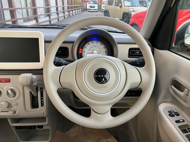 新車から未使用車、中古車の幅広い在庫台数と軽パークのカーライフアドバイザーでお客様のニーズにピッタリの一台をご提案します！