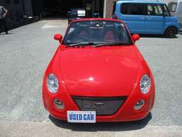 受けたような車は仕入れません。それと同じ車なら程度が良い車が欲しいとおっしゃる方当然のことだと思います。仕入れた車は業者さんにお願いして全磨きで水垢迄全て除去して傷がよく見える状態にしてからリペイント