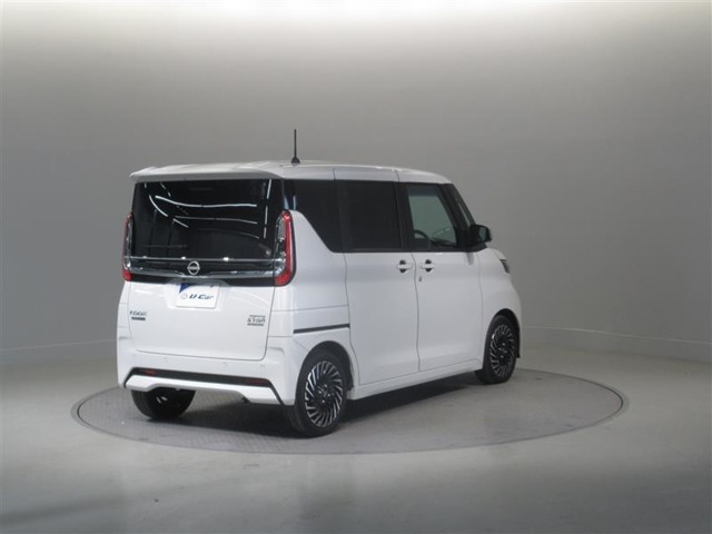 U-CARの販売だけでなく、自動車保険・生命保険・携帯電話の販売も行っております