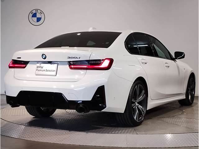 BMWのお車は、“駆け抜ける歓び”を体現しております。走行の安定性とコーナリングの良さを追求し、思い通りにハンドルの操作可能です。