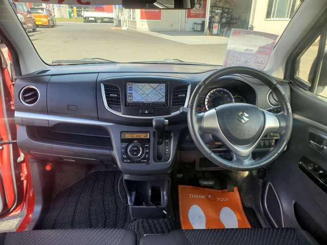 当店でお車をご購入いただき、さらに「有料保証」プランにご加入いただくと、特典としてオイル交換10回分の無料チケットを差し上げます。