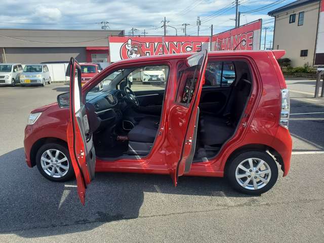 他店舗在庫をお取り寄せさせて頂いても、陸送費用は頂きません！全店在庫の中からお客様に、一番合うお車をご提案します！他店舗の在庫もお気軽にお問合せ下さい。当店舗でご購入できます。