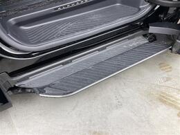 【ユニバーサルステップ（メーカーオプション）】