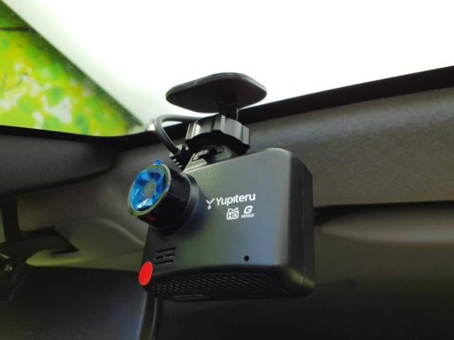 WECARSの展示場では実際に見て、触ってお車をお選びいただけます！知識の豊富な営業スタッフが様々なカーライフをご提案いたします！