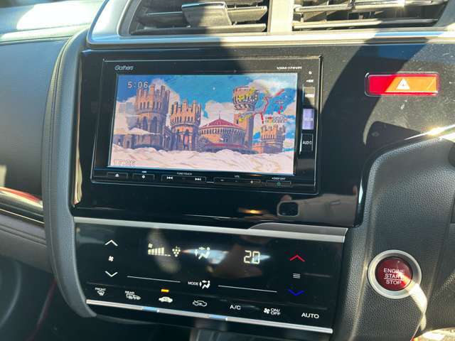 簡単操作で目的地までスムーズに経路検索可能です。