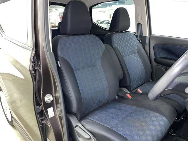 「運転席」シートなどの状態も良く、目立つような傷はありません！