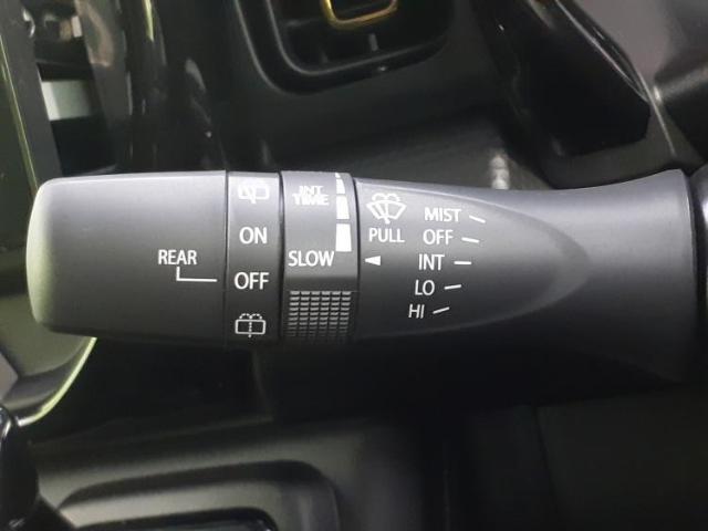 WECARSの展示場では実際に見て、触ってお車をお選びいただけます！知識の豊富な営業スタッフが様々なカーライフをご提案いたします！