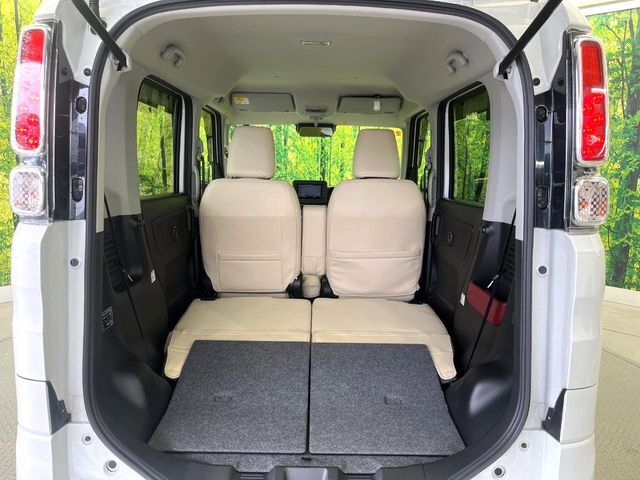 普段のお買い物や通勤、送迎等に十分な荷室スペースを確保しております。セカンドシートを倒すと、大きな荷物の積載も可能です♪