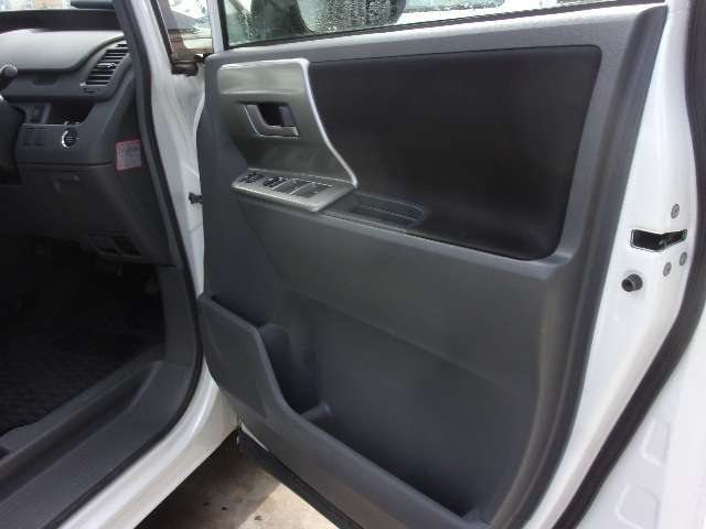 ナビ TV バックカメラ ETC 左パワ-スライドドア エアロ HIDヘッドライト 8人乗り インテリキー プッシュスタート 格納ミラー タイミングチェーン TEL048-990-3737