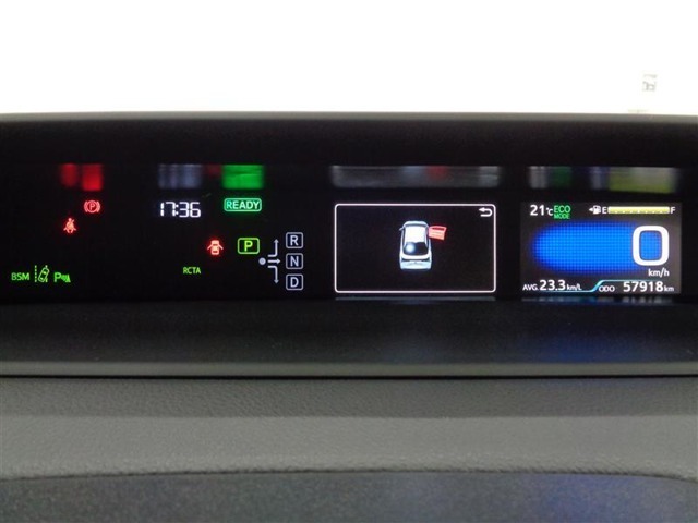 展示車は全てトヨタの車を知り尽くしたエキスパートが基本性能に関わる機能や状態を徹底的にチェックしています。消耗部品の事前交換など法定12ヶ月点検相当の点検・整備を必ず実施しています。