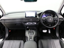 シンプルでスタイリッシュなインパネ周りです！飽きのこないデザインです。