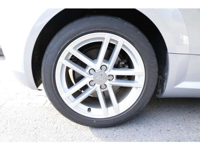 弊社で販売の車輌はデフォルトで室内清掃が付属しております！また、有料にはなりますがより一層手の込んだ清掃もご準備してあります！