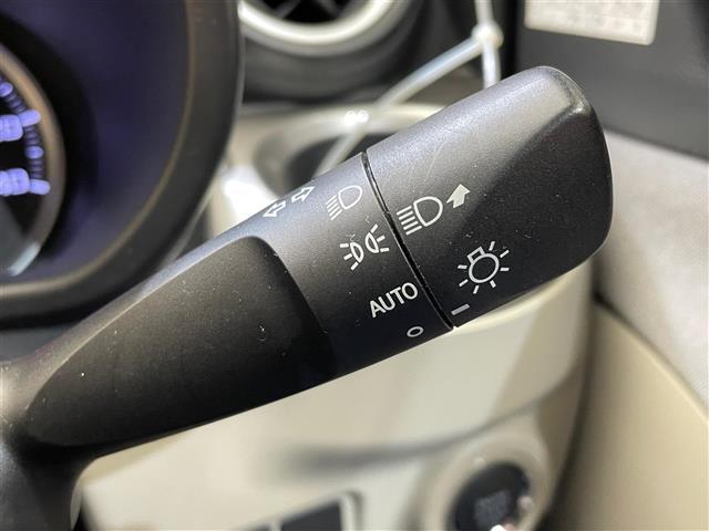 【オートライト】オートライトなのでライトの点け忘れを気にすることなく運転が出来ます♪
