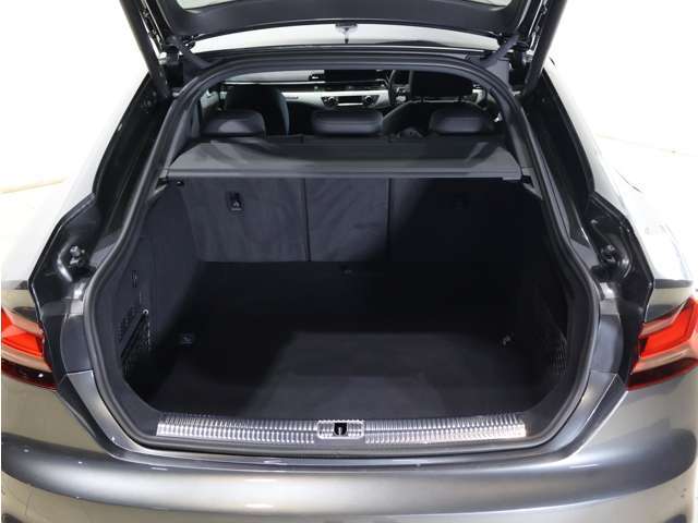 お乗りのお車を展示販売させていただくサービスも行っております、お気軽にご相談ください。
