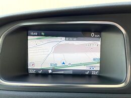 【純正HDDナビゲーション】地上デジタルTV放送、CD/DVD再生はもちろん、Bluetoothオーディオなど多彩なメディアに対応！ご納車時には最新の地図データへ無料更新。