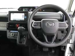 運転席廻りです。