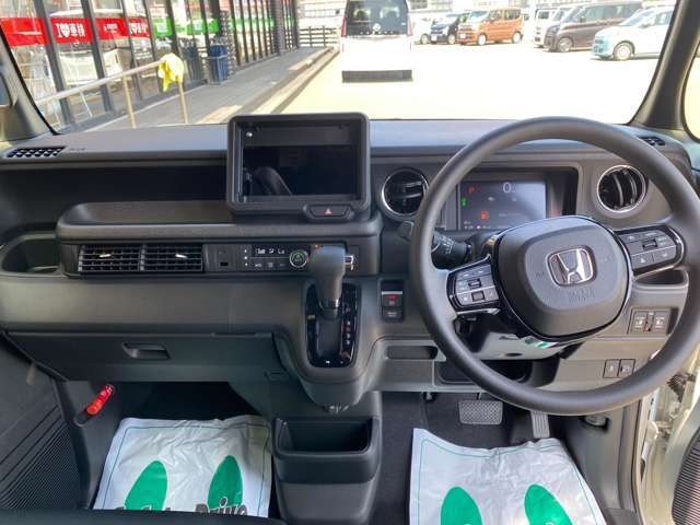 ケイカフェでは、快適なカーライフを過ごしていただくためにオイル交換～定期点検や車検整備なども実施。国土交通省トップランクの指定工場6拠点、認証工場1拠点の体制で高いクオリティの整備を実施しております。