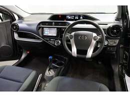 10系トヨタアクア中期モデルが入荷しました。レギュラーで走行するハイブリッド車です。車両重量1080kg・JC08モード燃費は37.0km/L・直列4気筒エンジン・74馬力のお車です（※カタログ参照）