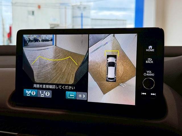 【アラウンドビューモニター】全周囲カメラで危険察知。狭い駐車場でも安心して駐車できますね。