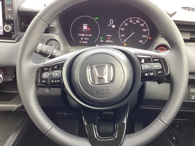 オートクルーズコントロール付きです！！高速道路の長距離運転でのアクセル操作をサポートしてくれます。