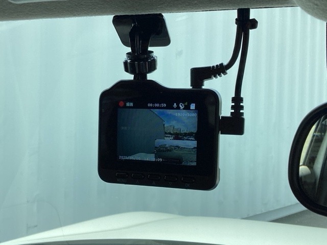 もしもの時に役立つドライブレコーダー付き！！あおり運転防止にも役立ちます！！