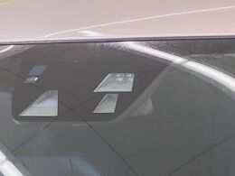 【スマートブレーキサポート】走行中に前方の車両等を認識し、衝突しそうな時は警報とブレーキで衝突回避と被害軽減をアシスト。より安全にドライブをお楽しみいただけます。