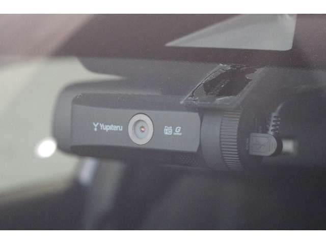 ドライブレコーダーを装備したお車ですのでもしもの時もしっかりとお客様をサポートします♪