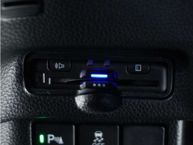 今や必需品の◆ETC車載器　装備車◆　有料道路を利用する際にスムースに通過でき、わずらわしい料金支払いから開放されます！