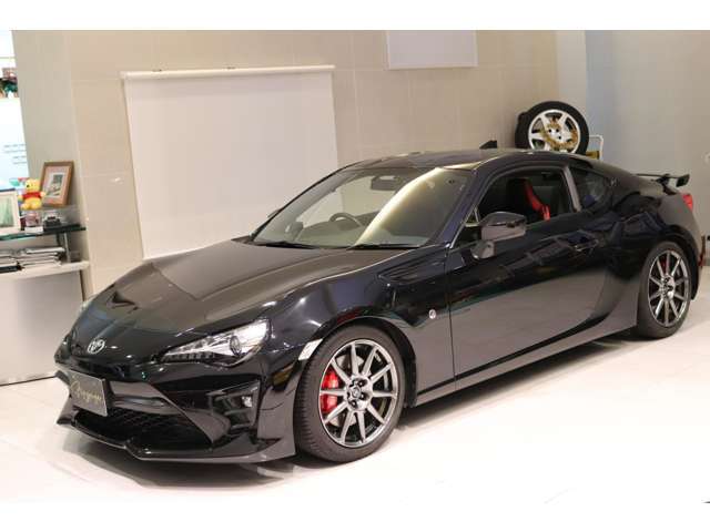 まずは ナガセ自動車のホームページ　 https://www.nagase-jidosya.co.jp/　にアクセス頂き 私達のポリシーと日常 をご覧くださいませ。