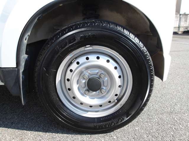 237項目にわたる保証を1年間・走行距離無制限でお付けいたします。　ロードサービスも付いており大変安心な保証です。