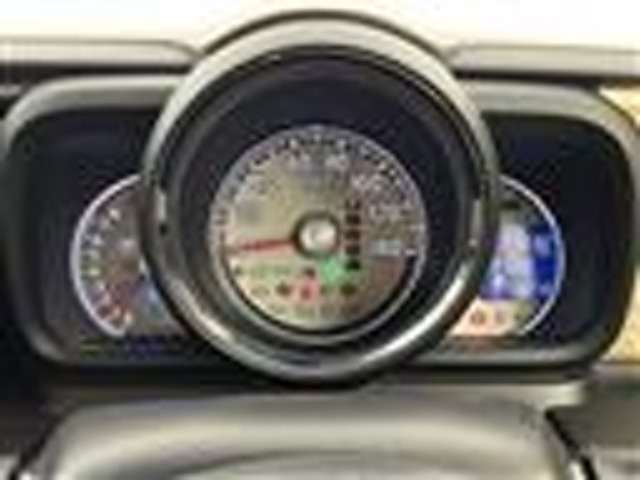【スピードメーター】メーターがシンプルで見やすく運転しやすいですね！