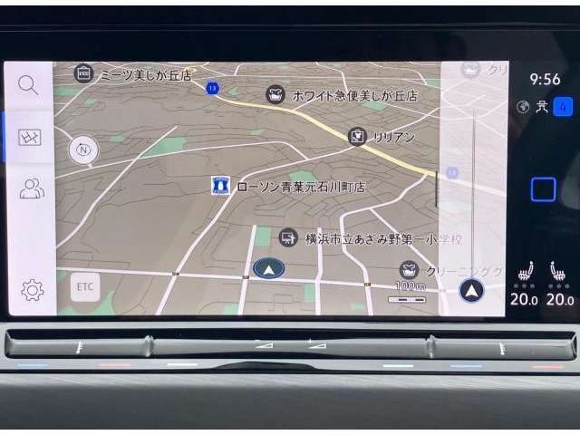 スマートフォン用アプリ［Apple　CarPlay］［Android　Auto］対応の純正ナビ　Discover　Pro　を装備、ラジオ、地デジTV、Bluetoothハンズフリー通話にも対応。