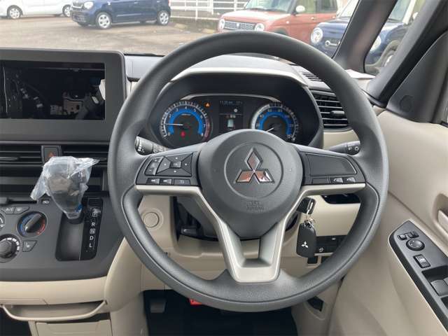 自ら操るハンドル！ドライバーの生命線です。お客様の目で実際にご確認ください。