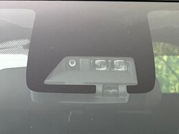 【トヨタセーフティセンス】走行中に前方の車両等を認識し、衝突しそうな時は警報とブレーキで衝突回避と被害軽減をアシスト。より安全にドライブをお楽しみいただけます。
