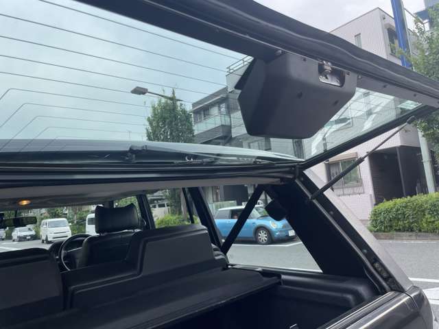 レンジローバークラシック入荷！オフロード性能と英国の品格を併せ持つ、唯一無二の一台です。