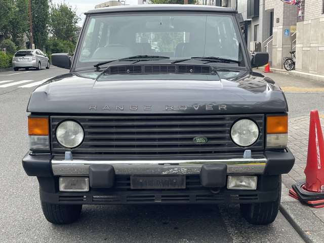 伝説のSUV、レンジローバークラシック！エレガントでありながらタフな走破性を兼ね備えた名車です。