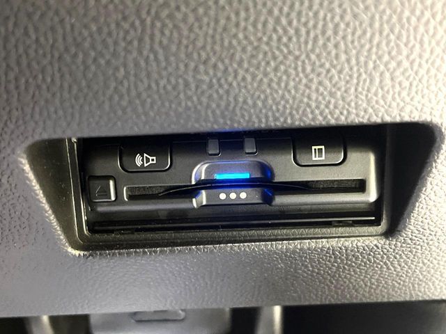 【ETC】高速道路の料金所をストレスなく通過！話題のスポットやサービスエリアに多い「スマートIC」利用時は必須のアイテムです。当店でセットアップを実施、ご納車当日からすぐにご利用いただけます！
