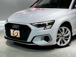 マトリクスLEDヘッドライト　ダイナミックインジケーター　マルチカラーアンビエントライト　Vデザイン18AW　ルーフレール