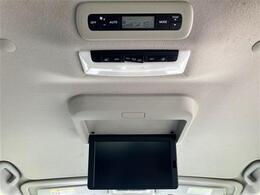 【後部座席操作部】後部座席を快適に過ごしていただくための便利な装備が付いています！