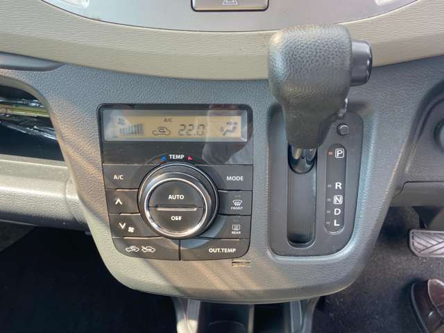 福祉車輛のことも当店にお任せ下さい！助手席のリフト機能や車いす設置の車両ございます。お探しのお車が店頭にない場合はご相談ください。お探しいたします。