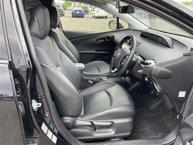 座り心地が良いシートなので長時間の運転でも快適にお過ごしいただけます。新品のフロアマットのご注文も可能です。掲載箇所以外にご希望の写真がございましたらお気軽にお問い合わせ下さい。