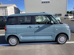 静岡ダイハツの中古車は、展示前に徹底した洗車や室内清掃を実施しております。