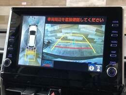 【純正ディスプレイオーディオ】FM・AMラジオやブルートゥース接続など多彩な機能を併せ持っており、インパネ周りがすっきりしてますね！追加オプションでナビ機能やフルセグTV、DVD再生なども可能です。