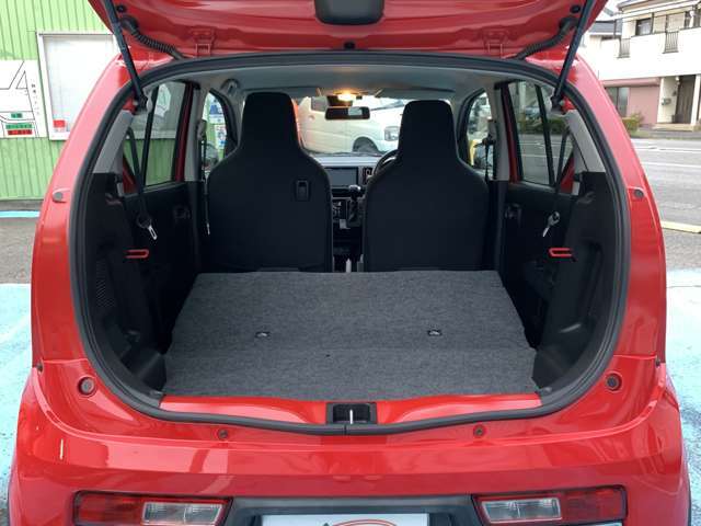 広々です！シートを倒して更にお荷物積めちゃいます♪