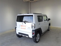 室内外はもちろん、シートを外してニオイの元となるフロアカーペットまで消臭・除菌を実施。中古車を気持ちよくお乗りいただけるクリーニングサービスです。詳細は販売店スタッフまでおたずねください。