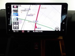 純正ナビを装備。タッチパネル式で使いやすく、お出かけもラクラクです。