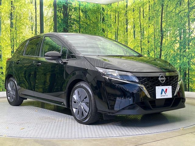 大好評のボディコーティング「弾スプラッシュコート」もご納車までに施工可能。通常のガラスコートと異なる、耐久年数6年の無機質ガラスコーティングが、ボディをキレイな状態に保ってくれます。