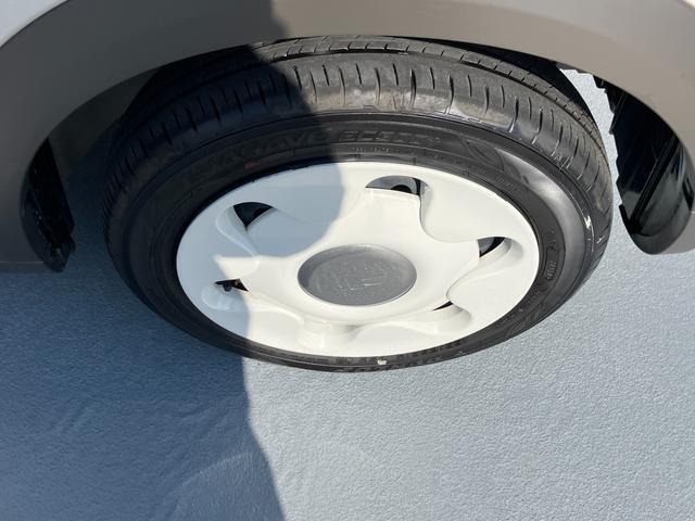 【155/65R14　ラジアルタイヤ】かわいらしく花柄をかたどりった純正のホイールキャップ☆中央にはうさぎのエンブレムも♪