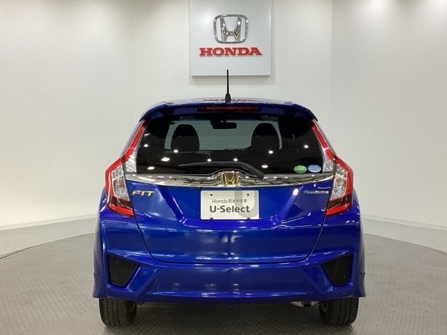 Honda認定中古車 U-Selectは3つの安心をお約束します。　1　Hondaのプロが整備した安心。 2　第三者機関がチェックした安心。　3　購入後もHondaが保証する安心。