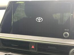 【8インチナビ機能付きディスプレイオーディオ】ナビ機能搭載の他、お持ちのスマートフォンと連携して、ナビやbluetoothでの音楽再生が可能です♪デザインはもちろん操作性も良好！